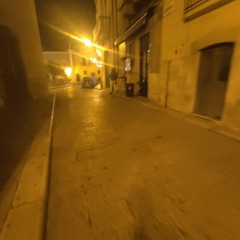 Piazza Duomo deserta ad Andria dopo le transenne anti assembramenti