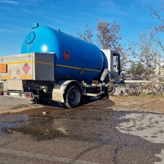 Tragedia sfiorata sull'Andria Corato: camion sfonda guard rail