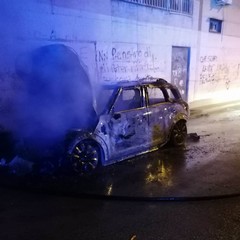 Incendio di una autovettura in via Ospedaletto