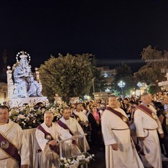 processione notturna per il trasferimento del simulacro della Madonna dei Miracoli