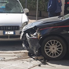 Inseguono ladri d'auto: incidente per una gazzella dei Carabinieri di Andria