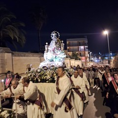 processione notturna per il trasferimento del simulacro della Madonna dei Miracoli