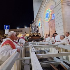 processione notturna per il trasferimento del simulacro della Madonna dei Miracoli