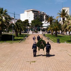 XXV Aprile: deposta corona d'alloro al Monumento ai Caduti