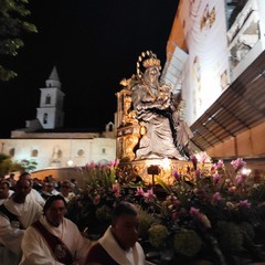 il simulacro della Madonna dei Miracoli al suo Santuario