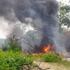 Incendi di rifiuti e plastica nella zona Montefaraone SS. Salvatore