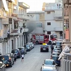 Domato l'incendio all'interno di un garage in via Montesanto