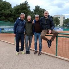 Da sx verso dx Riccardo Chieppa, Giacinto Santo e Marcello Regano della squadra di calcio del Circolo Tennis Andria