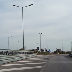 grossi massi alle rotatorie della provinciale Andria Trani