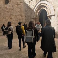 Castel del Monte dà il benvenuto alla primavera