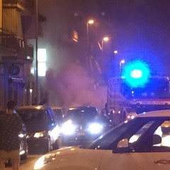 Incendio di una autovettura in via Barletta, arrivano i Vigili del fuoco