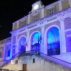 Illuminazione natalizia per Palazzo di Città e piazza Municipio