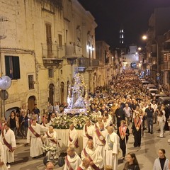 processione notturna per il trasferimento del simulacro della Madonna dei Miracoli