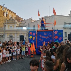 La battaglia dei cuscini saluta la città Bambina ad Andria