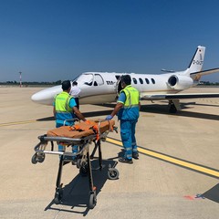 Rimpatriata tramite volo aereo giovane donna dall'Austria