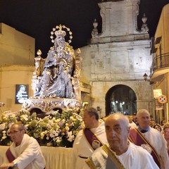 processione notturna per il trasferimento del simulacro della Madonna dei Miracoli