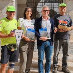 Pellegrini lungo la Via Francigena del Sud