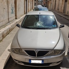 Pezzo di cornicione si stacca dalla chiesa dell'Immacolata