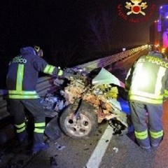 Due morti nella notte per un gravissimo incidente stradale