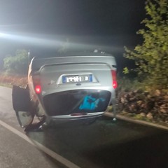 auto ribaltata sulla SS170