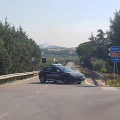 Vasto incendio a Castel del Monte