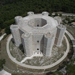 Castel del Monte una videoinstallazione dedicata alla vita di Federico II