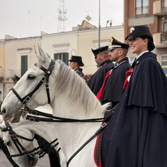 Sfilano per Andria le Carabiniere a cavallo