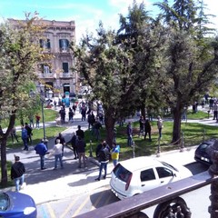 manifestazione degli ambulanti sotto Palazzo di Città ad Andria