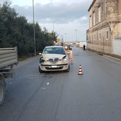 Incidente stradale con feriti su via Trani