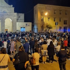 processione notturna per il trasferimento del simulacro della Madonna dei Miracoli