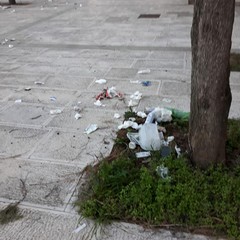 degrado ed abbandono nella villa comunale