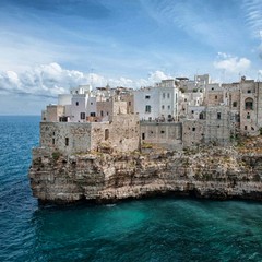 destination around bari polignano