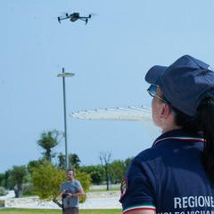 droni per combattere gli sporcaccioni dei rifiuti