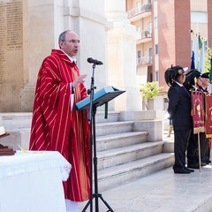 Il 25 aprile 2018 si ricorda il 73° anniversario della Liberazione dell’Italia dall’occupazione nazifascista ed è una festività civile. La celebrazione per ricordare questa data, venne istituita su proposta del presidente del Consiglio Alcide De Gasperi,  con una legge ordinaria nel maggio 1949, fu stabilito che il 25 aprile (già festeggiato a partire dal 1946), quale anniversario della Liberazione, rientrasse tra i giorni considerati di festa nazionale. Per garantire che la memoria di quegli eventi non andasse dispersa in seguito al decesso di chi aveva combattuto in prima linea contro il naz