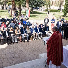 Il 25 aprile 2018 si ricorda il 73° anniversario della Liberazione dell’Italia dall’occupazione nazifascista ed è una festività civile. La celebrazione per ricordare questa data, venne istituita su proposta del presidente del Consiglio Alcide De Gasperi,  con una legge ordinaria nel maggio 1949, fu stabilito che il 25 aprile (già festeggiato a partire dal 1946), quale anniversario della Liberazione, rientrasse tra i giorni considerati di festa nazionale. Per garantire che la memoria di quegli eventi non andasse dispersa in seguito al decesso di chi aveva combattuto in prima linea contro il naz