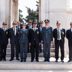 Il 25 aprile 2018 si ricorda il 73° anniversario della Liberazione dell’Italia dall’occupazione nazifascista ed è una festività civile. La celebrazione per ricordare questa data, venne istituita su proposta del presidente del Consiglio Alcide De Gasperi,  con una legge ordinaria nel maggio 1949, fu stabilito che il 25 aprile (già festeggiato a partire dal 1946), quale anniversario della Liberazione, rientrasse tra i giorni considerati di festa nazionale. Per garantire che la memoria di quegli eventi non andasse dispersa in seguito al decesso di chi aveva combattuto in prima linea contro il naz