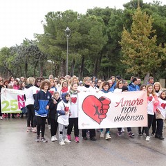 Andria si è tinta di Rosa per dire tutti insieme «No alla violenza sulle donne»