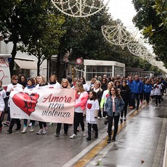 Andria si è tinta di Rosa per dire tutti insieme «No alla violenza sulle donne»