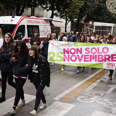 Andria si è tinta di Rosa per dire tutti insieme «No alla violenza sulle donne»