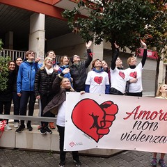 Andria si è tinta di Rosa per dire tutti insieme «No alla violenza sulle donne»