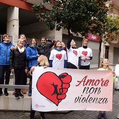 Andria si è tinta di Rosa per dire tutti insieme «No alla violenza sulle donne»