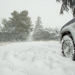 Neve sulla strada per Castel del Monte