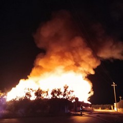 incendio a deposito di pedane in via Bisceglie angolo via Da Villa