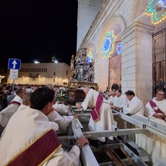 processione notturna per il trasferimento del simulacro della Madonna dei Miracoli