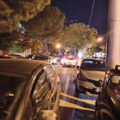 Parcheggio selvaggio su viale Gramsci