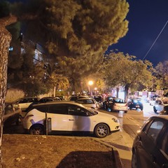 Parcheggio selvaggio su viale Gramsci