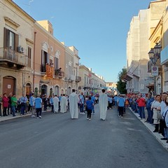 Folla di fedeli alla processione della Madonna dell'Altomare