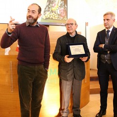 due opere di Michele Ficarazzo donate alla Farmalabor di Canosa di Puglia