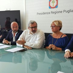 conferenza stampa rifiuti presso regione