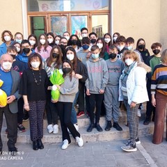 foto Scuola Vaccina consegnate oggi uova di Pasqua a tutti i bambini leucemici ucraini